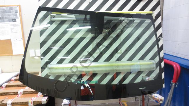 Фото Лобовое стекло на тойота хайлендер, toyota highlander в наличии на нашем складе